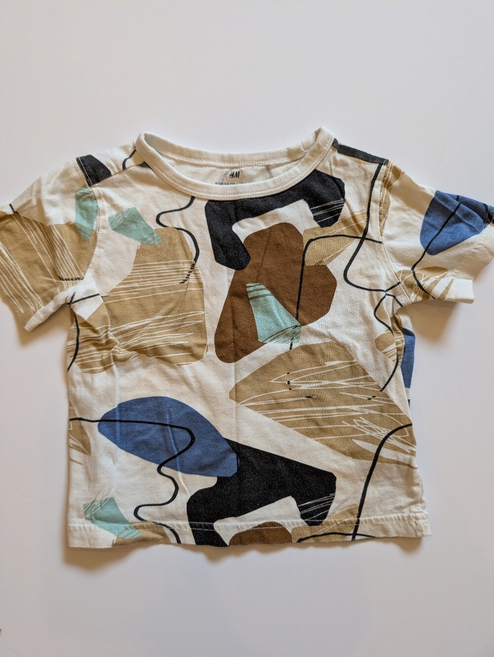 2/$10 ❤️ H&M Geometric Tee Shirt